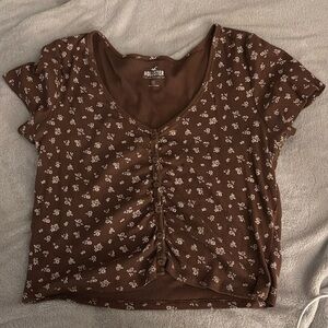Hollister brown floral cropped baby tee XL